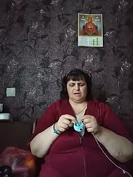 Snapshot of LisichkaOksana chatting on May 24, 2026, 8:08 am LisichkaOksana online show from May 24, 2026, 8:08 am