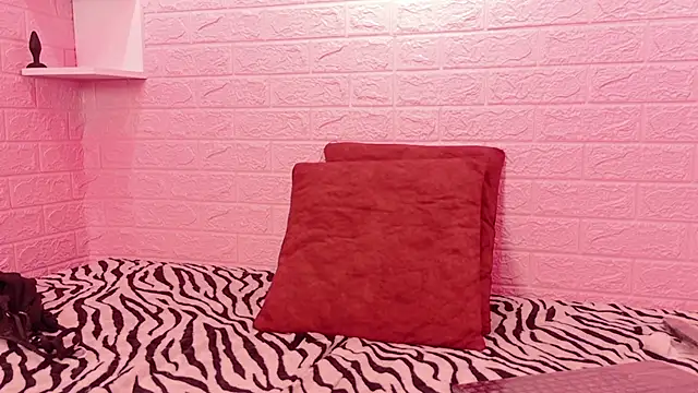 Snapshot of Red_Angell_ chatting on May 31, 2026, 8:10 am Red Angell online show from May 31, 2026, 8:10 am