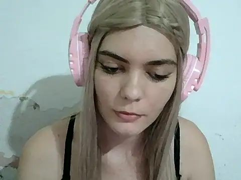 Angel Ristoww online show from May 22, 2026, 1:13 am