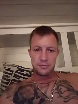 Snapshot of swissguy007 chatting on August 2, 2026, 12:20 am swissguy007 online show from August 2, 2026, 12:20 am