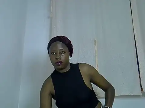 Snapshot of sweet_iynika chatting on July 22, 2026, 12:02 am sweet iynika online show from July 22, 2026, 12:02 am