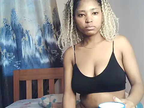 AlexaLoverxo online show from May 26, 2026, 7:59 am