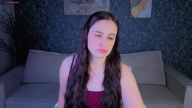 Elizabet Colllins online show from June 16, 2026, 4:53 pm