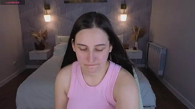 Elizabet Colllins online show from July 11, 2026, 9:12 am