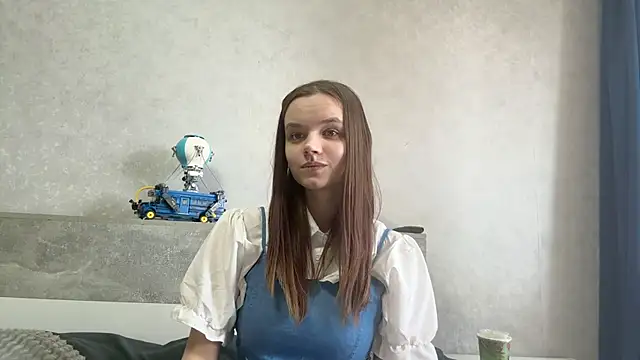 LisbethShellenbarger online show from May 21, 2026, 7:48 am