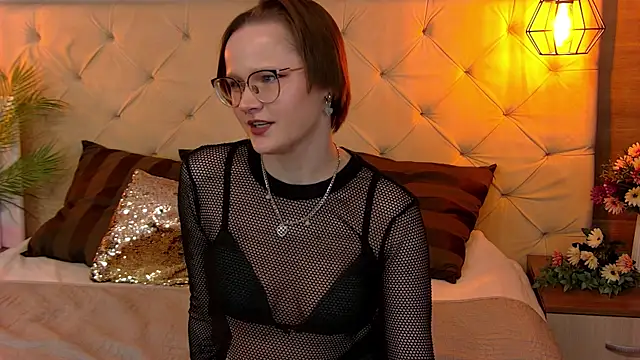 Snapshot of AgnesRay chatting on May 21, 2026, 9:33 pm AgnesRay online show from May 21, 2026, 9:33 pm