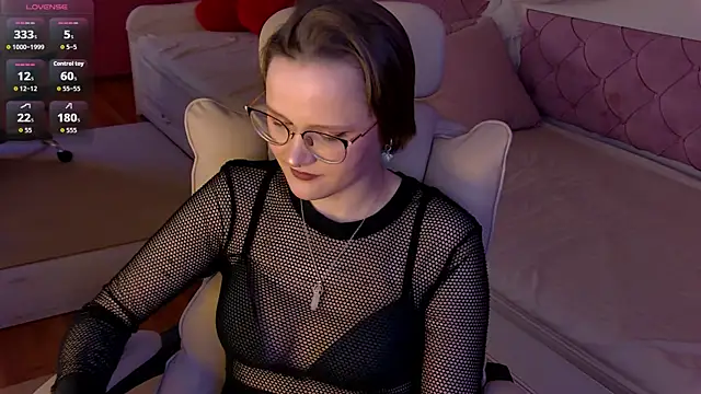 Snapshot of AgnesRay chatting on May 30, 2026, 6:49 pm AgnesRay online show from May 30, 2026, 6:49 pm