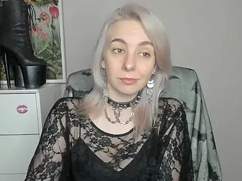 velvetanne online show from June 12, 2026, 6:45 am