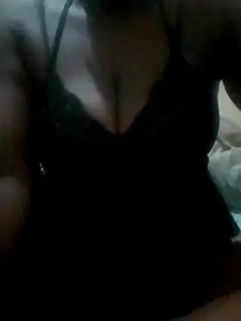 Queenielush online show from May 31, 2026, 8:32 pm