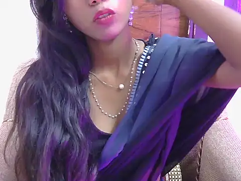 Snapshot of iliyana-20 chatting on May 20, 2026, 4:40 am iliyana-20 online show from May 20, 2026, 4:40 am