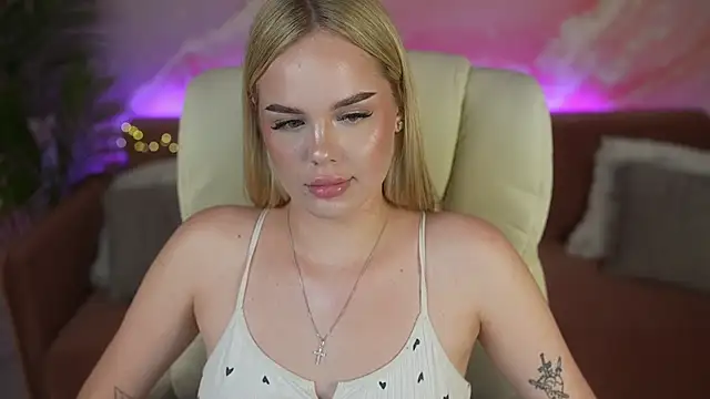 AuroraMore online show from July 9, 2026, 1:42 am