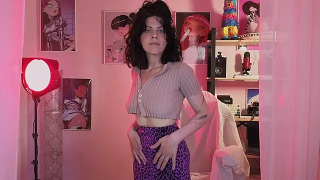 LuluKissmi online show from May 31, 2026, 6:09 pm