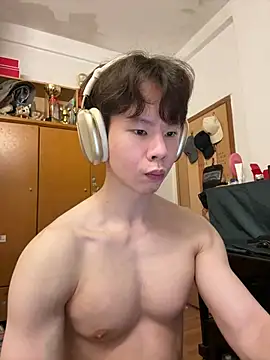 ivanzhuuu online show from May 19, 2026, 5:41 pm