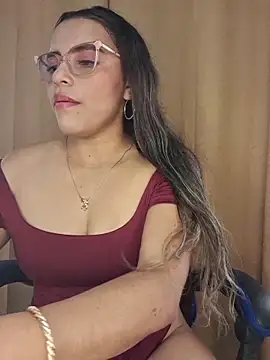 Snapshot of Estrella_em chatting on May 23, 2026, 6:23 pm Estrella em online show from May 23, 2026, 6:23 pm