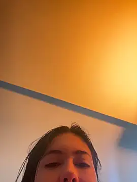 FERNANDAXX  online show from June 17, 2026, 1:01 pm