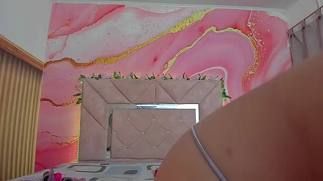 Candy  Moon  online show from June 11, 2026, 3:04 am