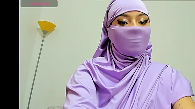 Snapshot of Samira_1 chatting on May 27, 2026, 9:34 pm Samira 1 online show from May 27, 2026, 9:34 pm