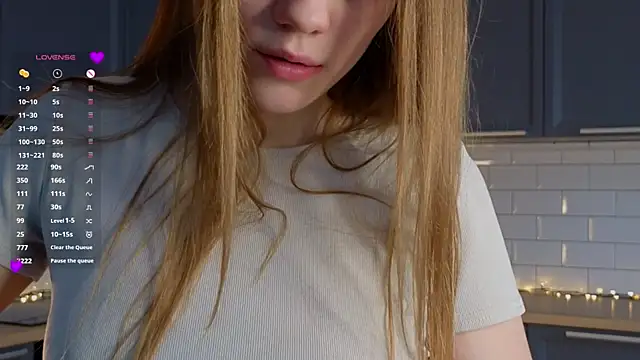 Snapshot of DivaCrystal_ chatting on June 5, 2026, 12:22 pm DivaCrystal online show from June 5, 2026, 12:22 pm