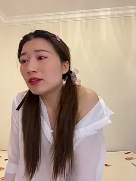 Snapshot of qiuqiu_018 chatting on May 24, 2026, 11:43 pm qiuqiu 018 online show from May 24, 2026, 11:43 pm