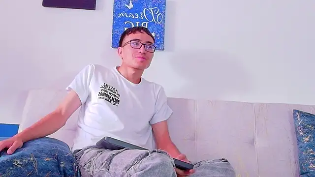Snapshot of Gael_Rivers chatting on May 27, 2026, 8:28 pm Gael Rivers online show from May 27, 2026, 8:28 pm