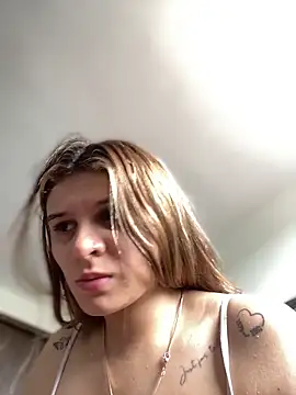 Snapshot of alison_parkerrr26 chatting on May 22, 2026, 4:56 pm alison parkerrr26 online show from May 22, 2026, 4:56 pm
