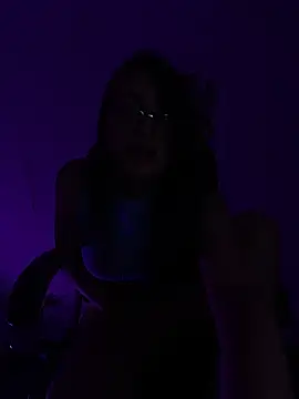MoonLitDoll online show from July 6, 2026, 9:17 pm