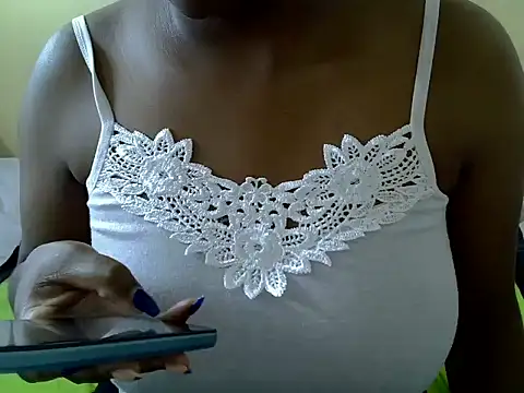 Snapshot of prettydomina chatting on July 2, 2026, 4:35 pm prettydomina online show from July 2, 2026, 4:35 pm