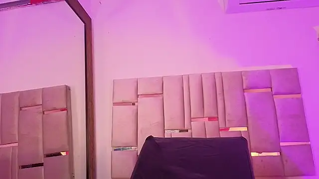 Mikaela-Banes online show from July 23, 2026, 1:58 am