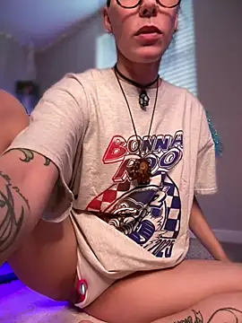 Snapshot of lil_martian chatting on January 17, 2026, 7:39 pm lil martian online show from January 17, 2026, 7:39 pm