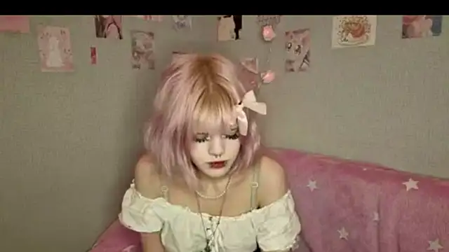 VelvetAlice online show from June 25, 2026, 8:13 pm