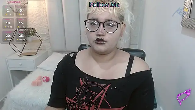 Snapshot of Echypyon_ chatting on May 28, 2026, 3:15 am Echypyon online show from May 28, 2026, 3:15 am