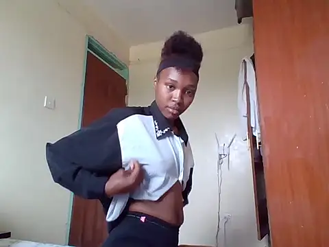 Snapshot of ebonysylvia chatting on May 28, 2026, 7:38 am ebonysylvia online show from May 28, 2026, 7:38 am