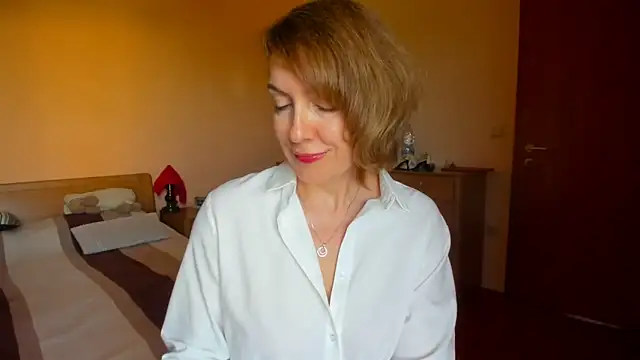 SummerLiza online show from June 17, 2026, 2:40 pm