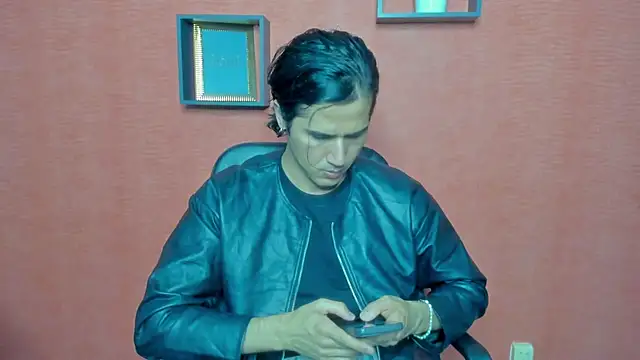 AaronWells online show from June 11, 2026, 4:27 pm