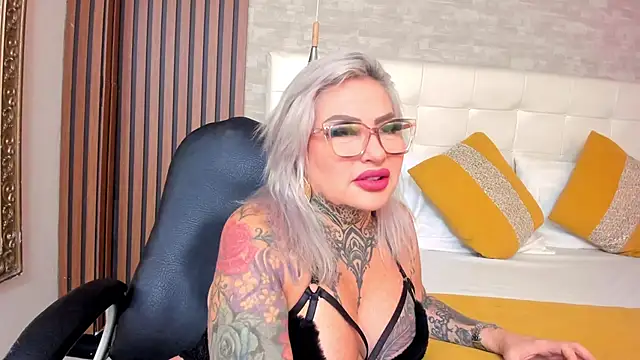 Snapshot of ArianaMora chatting on May 30, 2026, 12:02 pm ArianaMora online show from May 30, 2026, 12:02 pm