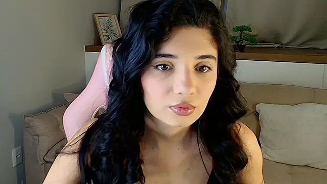 Snapshot of Rose_Desiree chatting on June 15, 2026, 11:23 am Rose Desiree online show from June 15, 2026, 11:23 am