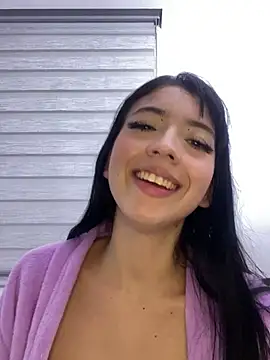 JeyLuxx online show from June 18, 2026, 7:08 am