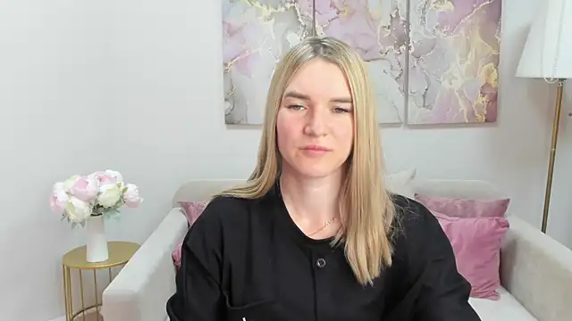RoxyReignn online show from July 11, 2026, 9:16 pm