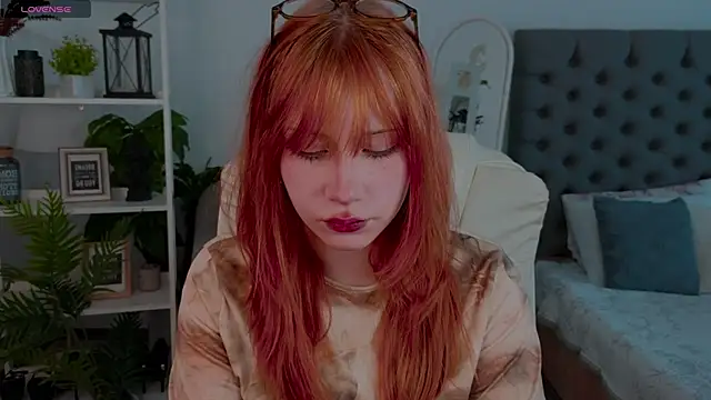 Snapshot of Fleur_Fox chatting on May 31, 2026, 9:38 am Fleur Fox online show from May 31, 2026, 9:38 am