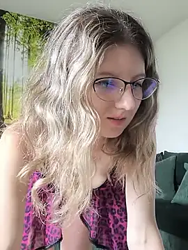 Selena Rosse online show from June 24, 2026, 10:14 am