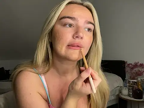 Annaox online show from June 22, 2026, 8:28 pm