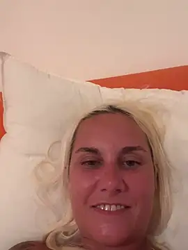 Sofia beee online show from June 26, 2026, 10:58 pm