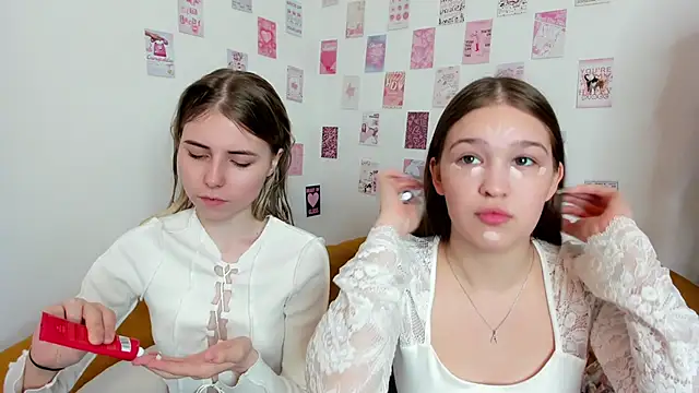 PlayfulMelly online show from May 27, 2026, 9:17 am