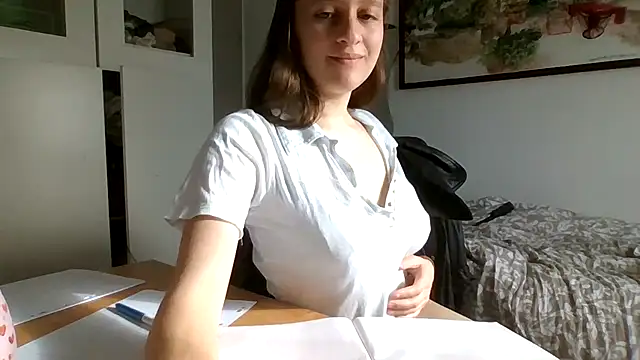 SoftieSophie online show from May 31, 2026, 6:10 am