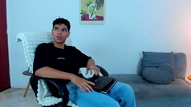 Snapshot of Damian_Rodriiguez chatting on May 27, 2026, 12:24 pm Damian Rodriiguez online show from May 27, 2026, 12:24 pm