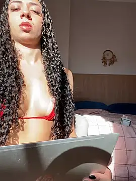 Sereia camgirl online show from June 18, 2026, 6:23 pm