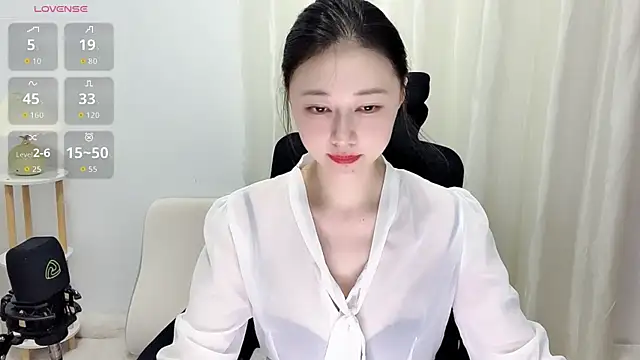 Punsellze online show from July 15, 2026, 1:55 am