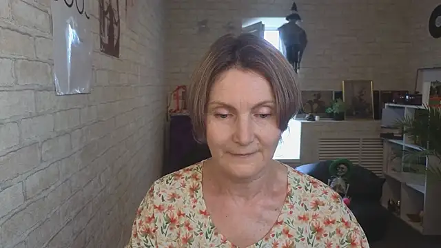 Snapshot of Mabel_Magic chatting on June 10, 2026, 12:37 pm Mabel Magic online show from June 10, 2026, 12:37 pm