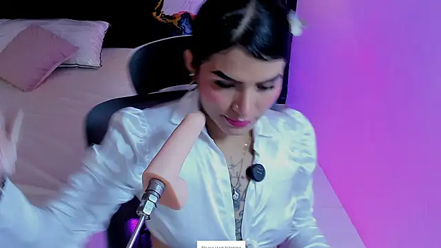 Snapshot of Alanna_Wild chatting on June 26, 2026, 6:56 pm Alanna Wild online show from June 26, 2026, 6:56 pm