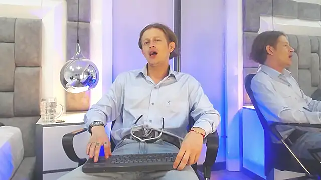 Snapshot of AnthonyStone_ chatting on May 30, 2026, 7:00 pm AnthonyStone online show from May 30, 2026, 7:00 pm